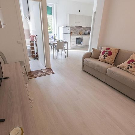 Olivia New Apt With - Ac モンテロッソ・アル・マーレ エクステリア 写真
